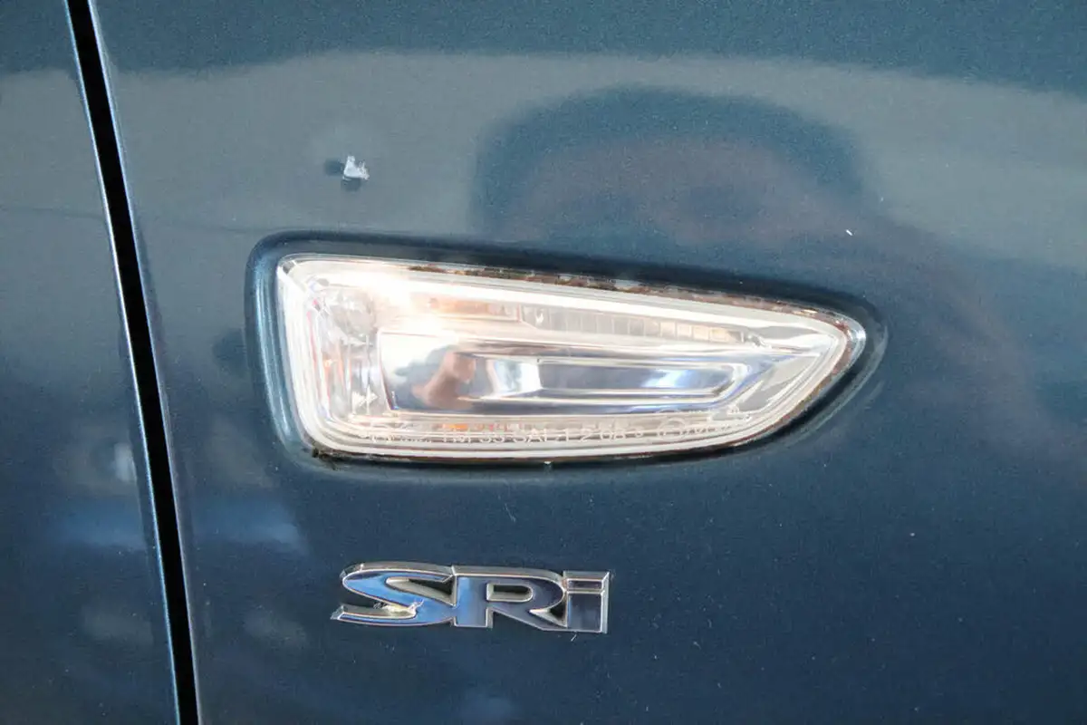 2013-vauxhall-astra-20td-sri-ss-estate-big-70