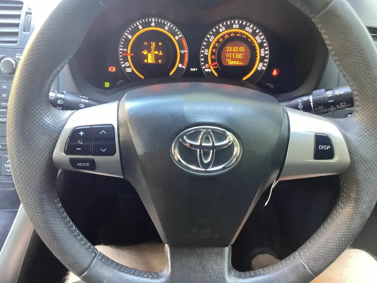 2010-toyota-auris-133-vvt-i-tr-5d-big-16