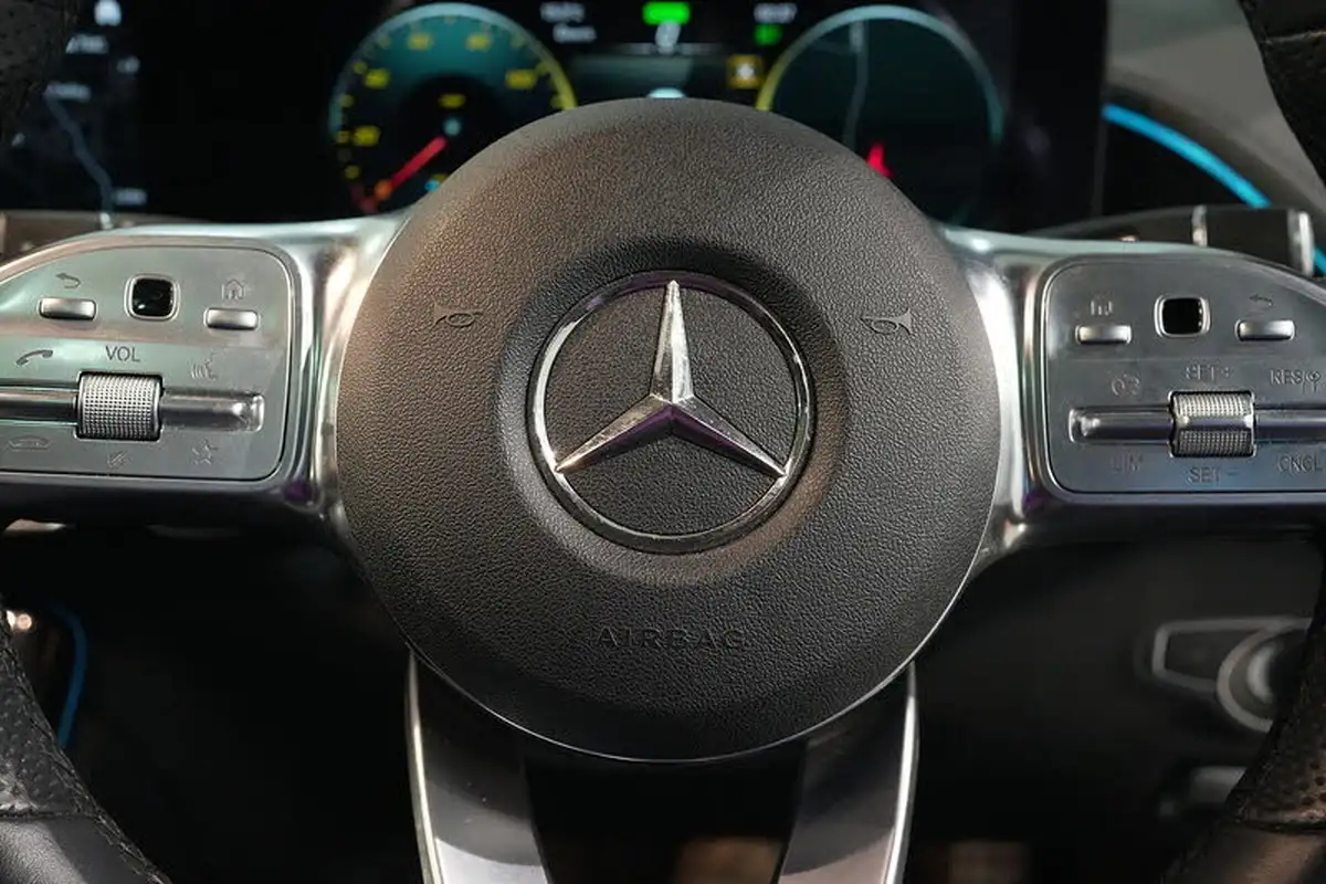 2021-mercedes-benz-eqc-e-eqc-400-amg-line-premium-big-36