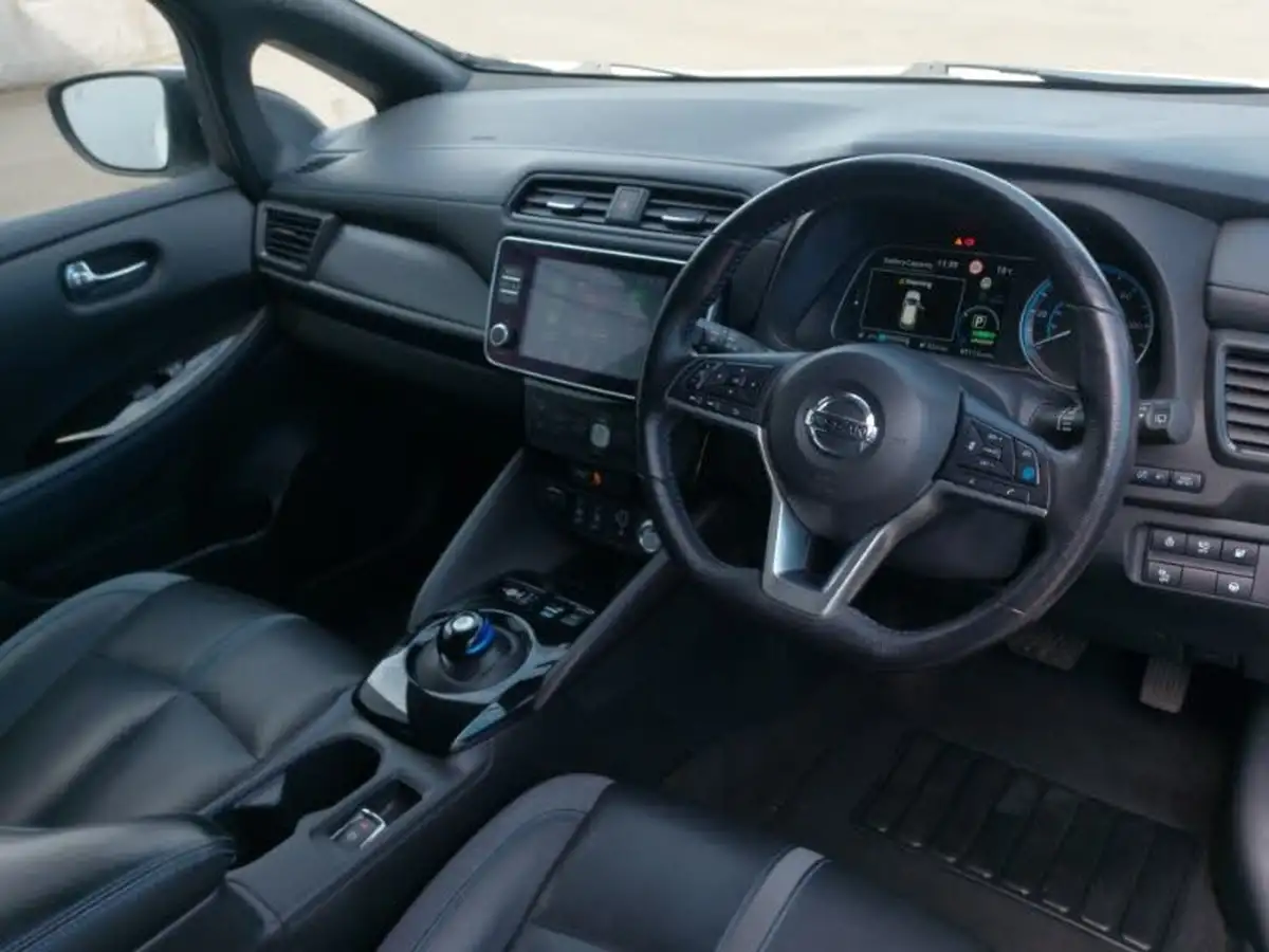2020-nissan-leaf-e-tekna-big-12
