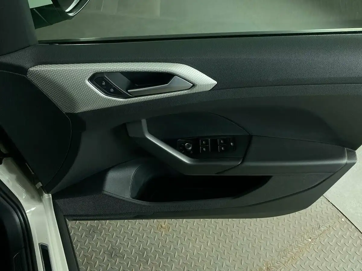 2024-volkswagen-t-cross-10-tsi-move-110ps-dsg-big-26