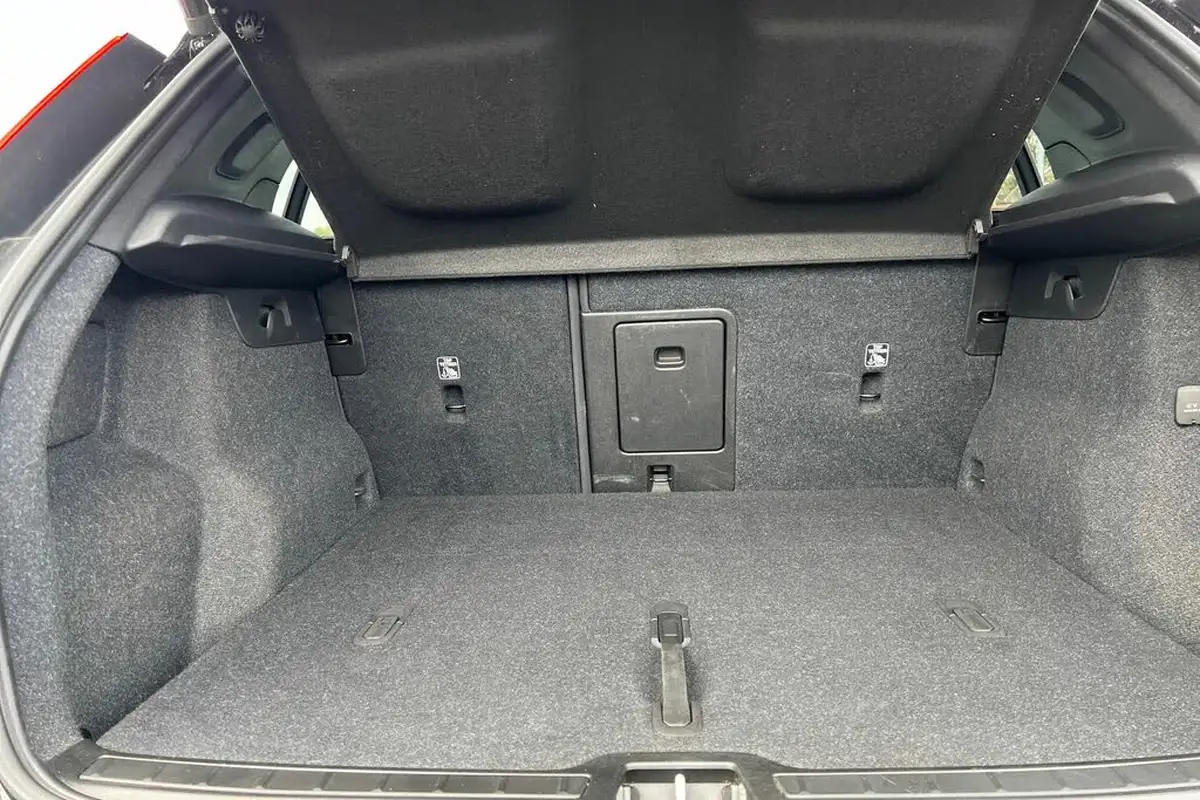 2022-volvo-xc40-20-b3-plus-big-7
