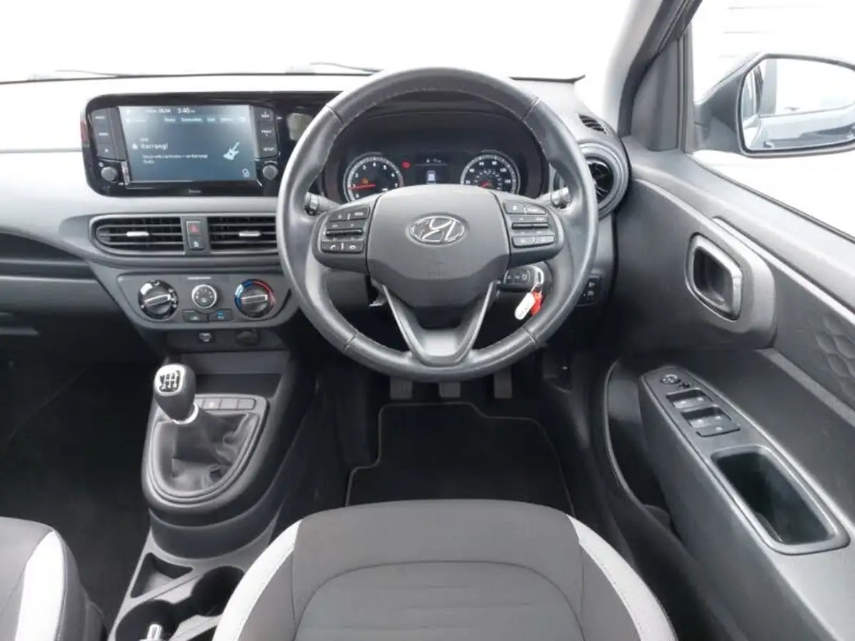 2021-hyundai-i10-10-se-connect-big-6