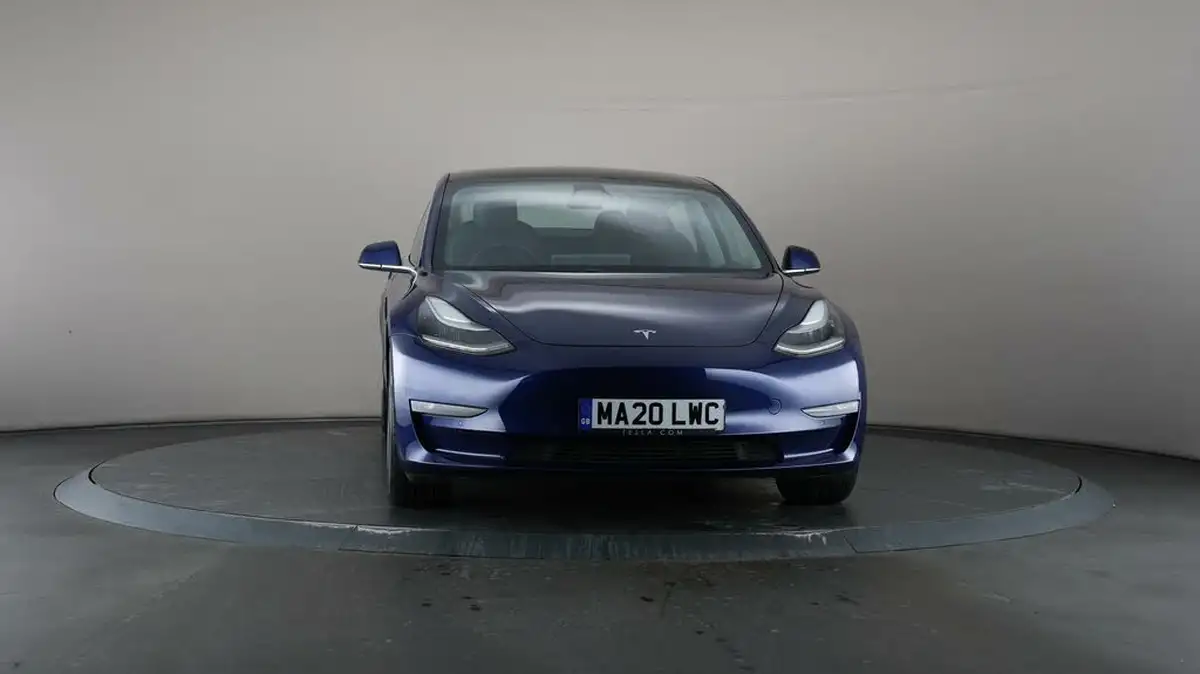 2020-tesla-model-3-e-long-range-big-48
