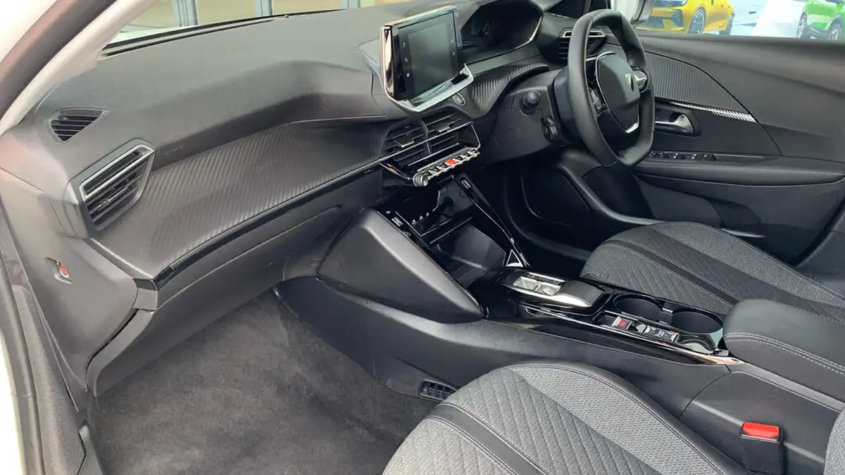 2024-peugeot-208-e-e-style-big-11