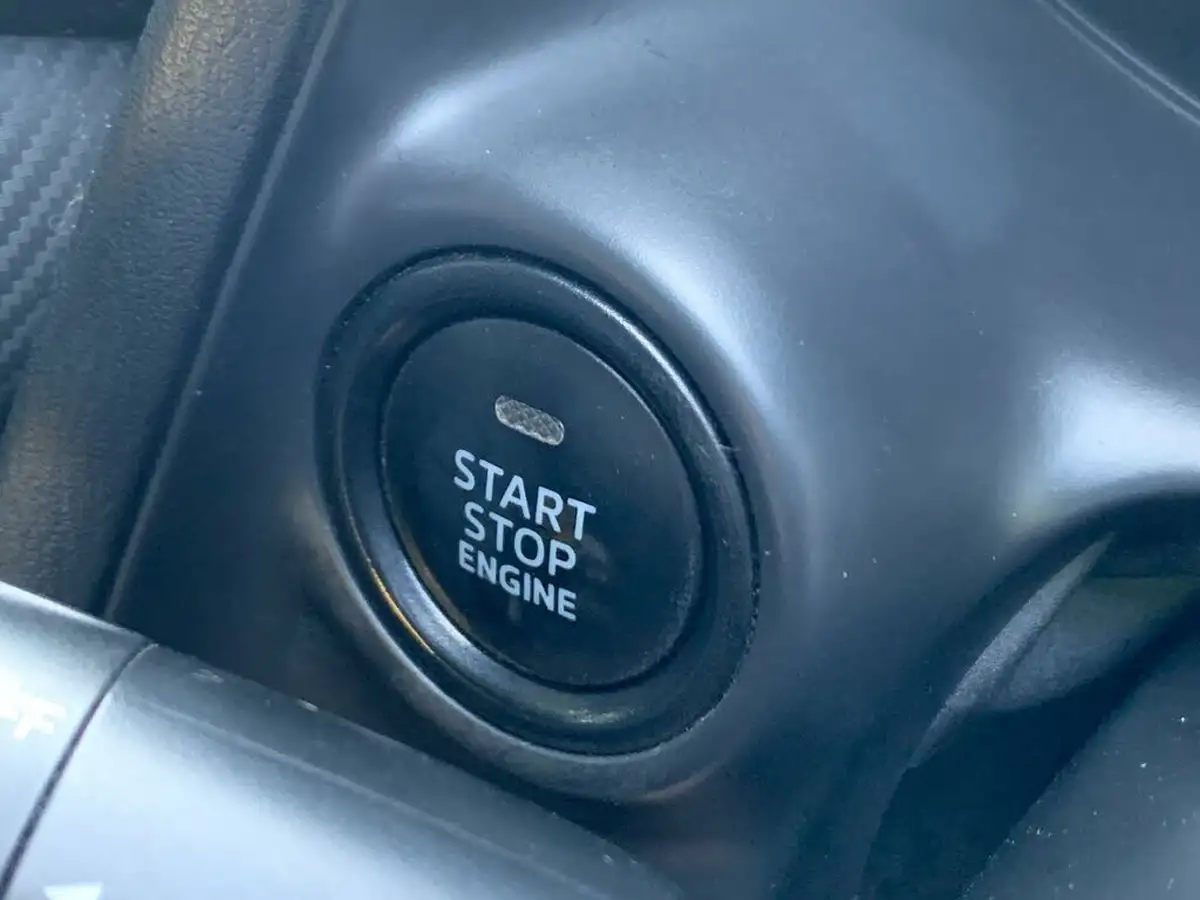 2015-mazda-mazda2-15-se-l-90ps-big-20