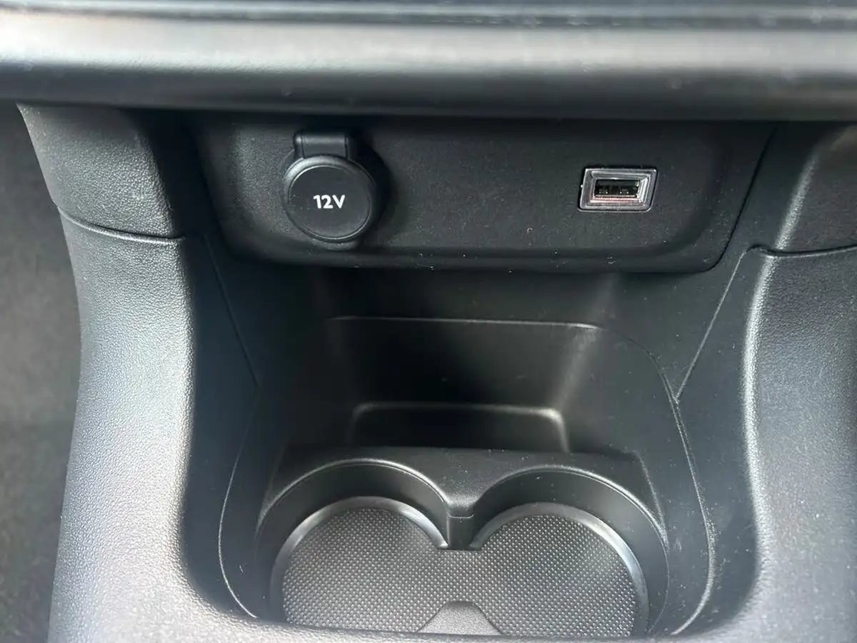 2022-citroen-c3-12-puretech-shine-plus-110ps-ss-big-26