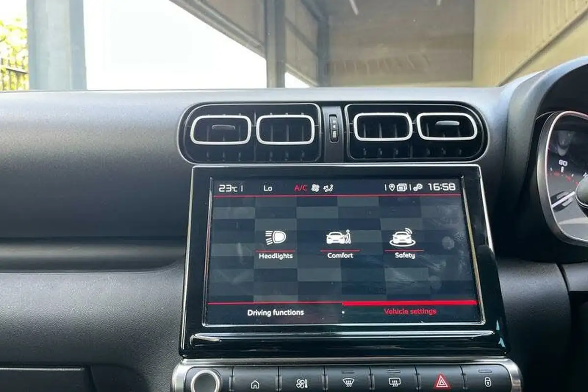 2021-citroen-c3-aircross-12-puretech-shine-110ps-big-32