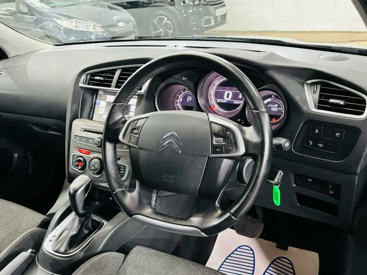 2015-citroen-c4-16bluehdi-flair-120ps-ss-eat6-big-9