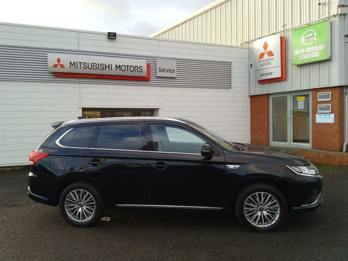 2021-mitsubishi-outlander-24-dynamic-safety-phev-big-0