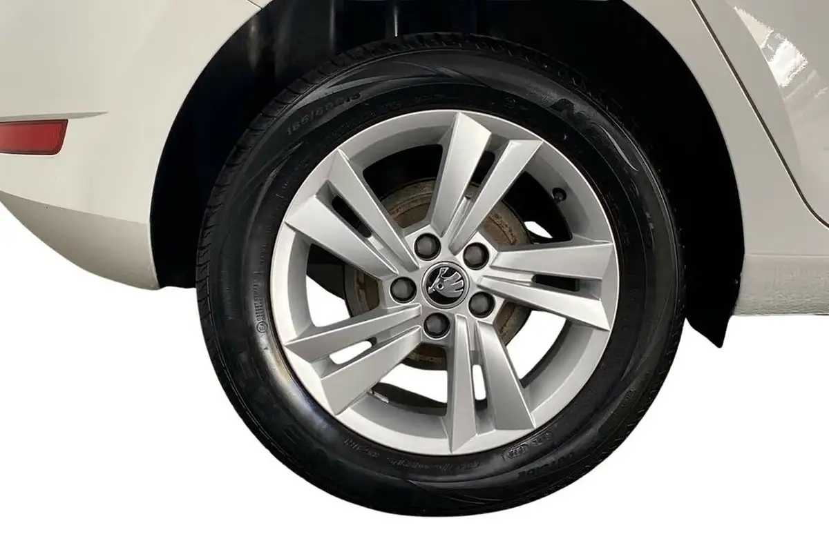2019-skoda-fabia-10-mpi-se-75ps-ss-hatchback-big-8