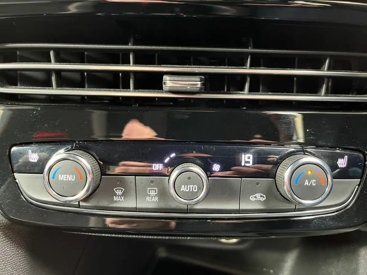 2022-vauxhall-mokka-e-sri-premium-big-22
