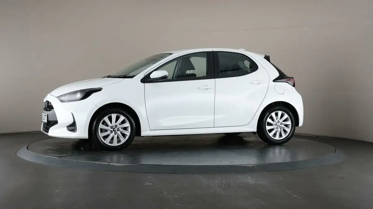 2022-toyota-yaris-15-vvt-i-icon-big-30