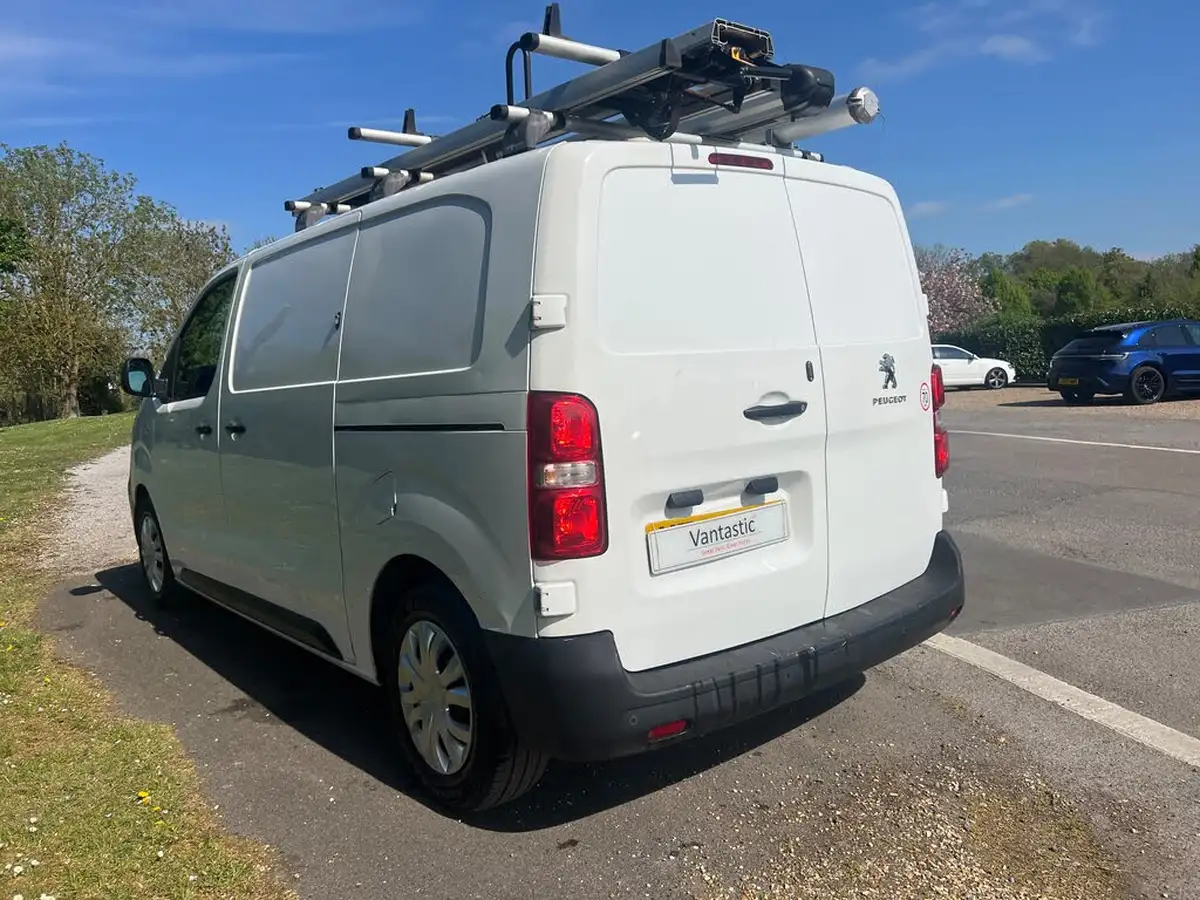 2019-peugeot-expert-15-bluehdi-professional-compact-1000-big-10
