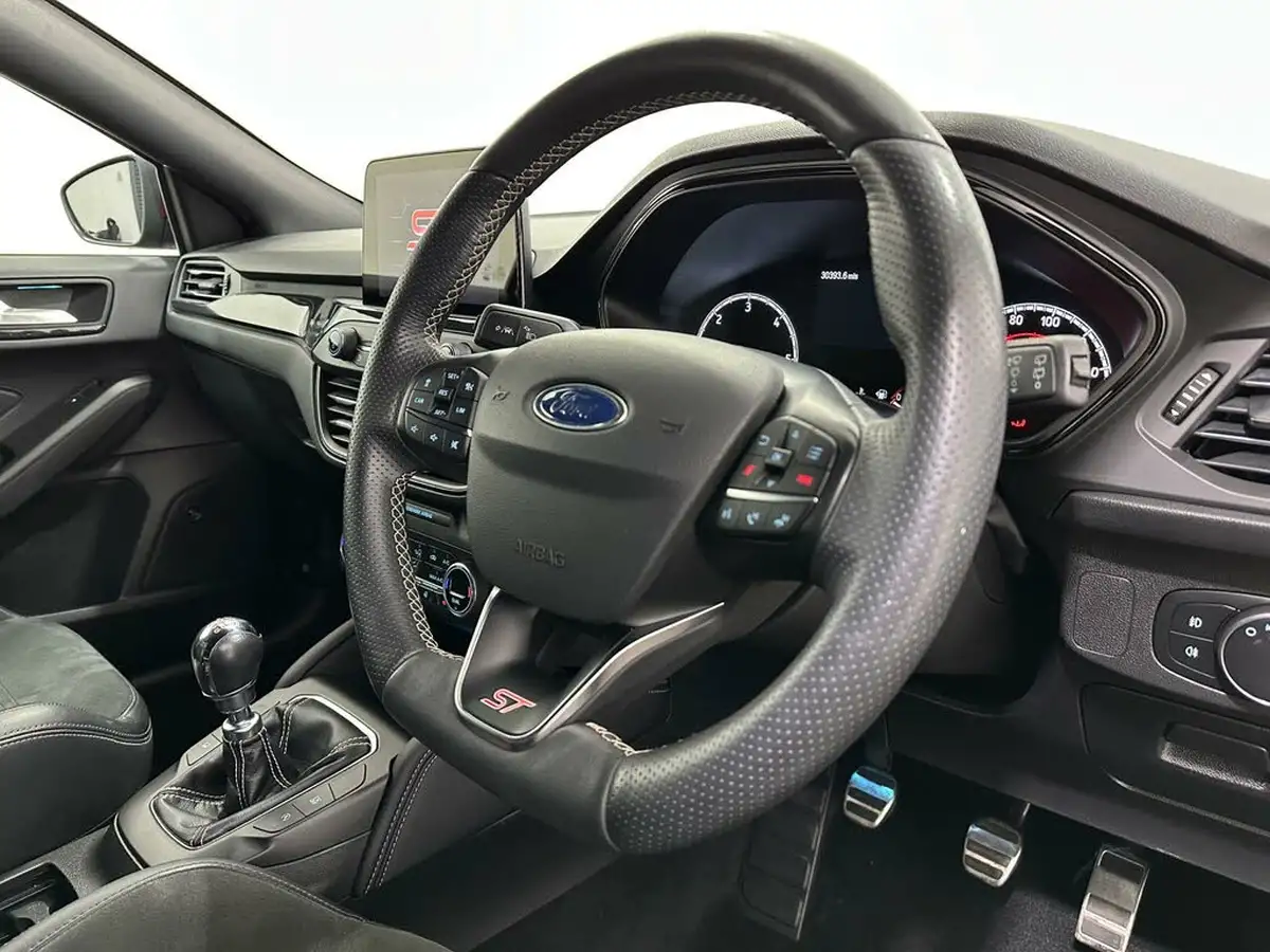 2020-ford-focus-20-st-hatchback-big-8