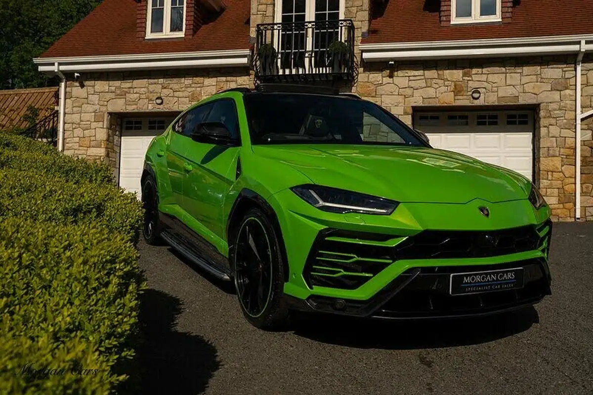 2021-lamborghini-urus-40-no-trim-big-53