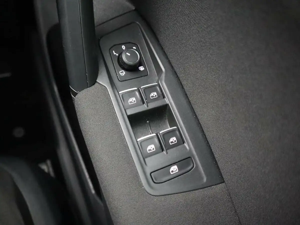 2018-volkswagen-tiguan-14-tsi-se-navigation-150ps-4motion-ss-dsg-big-37