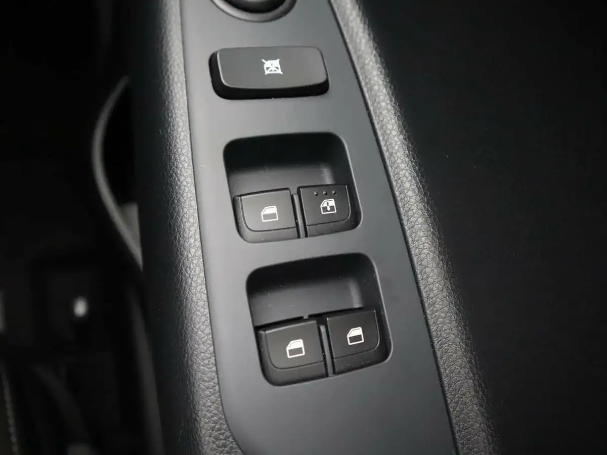 2025-kia-stonic-10-t-gdi-2-big-26
