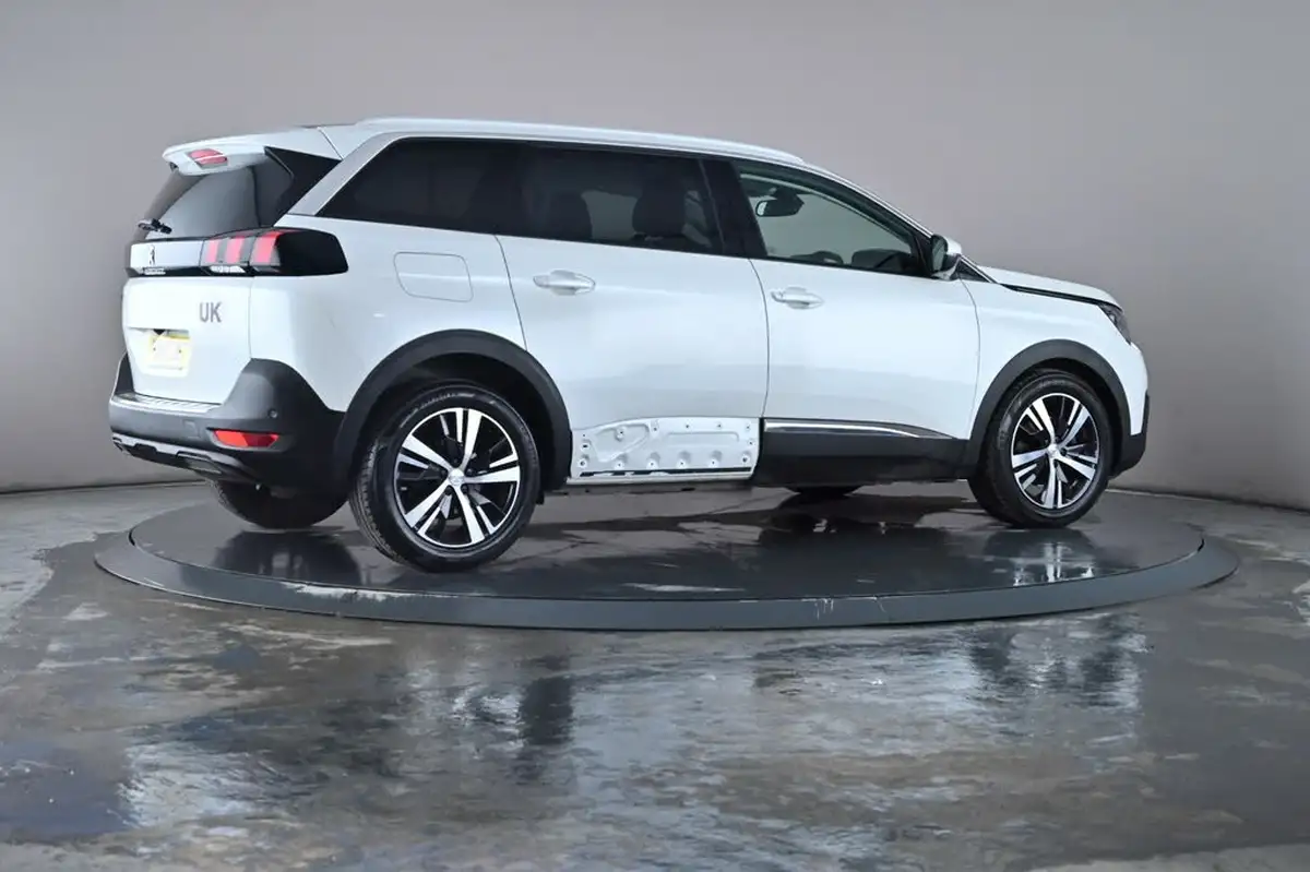 2018-peugeot-5008-suv-12-puretech-allure-eat6-big-27