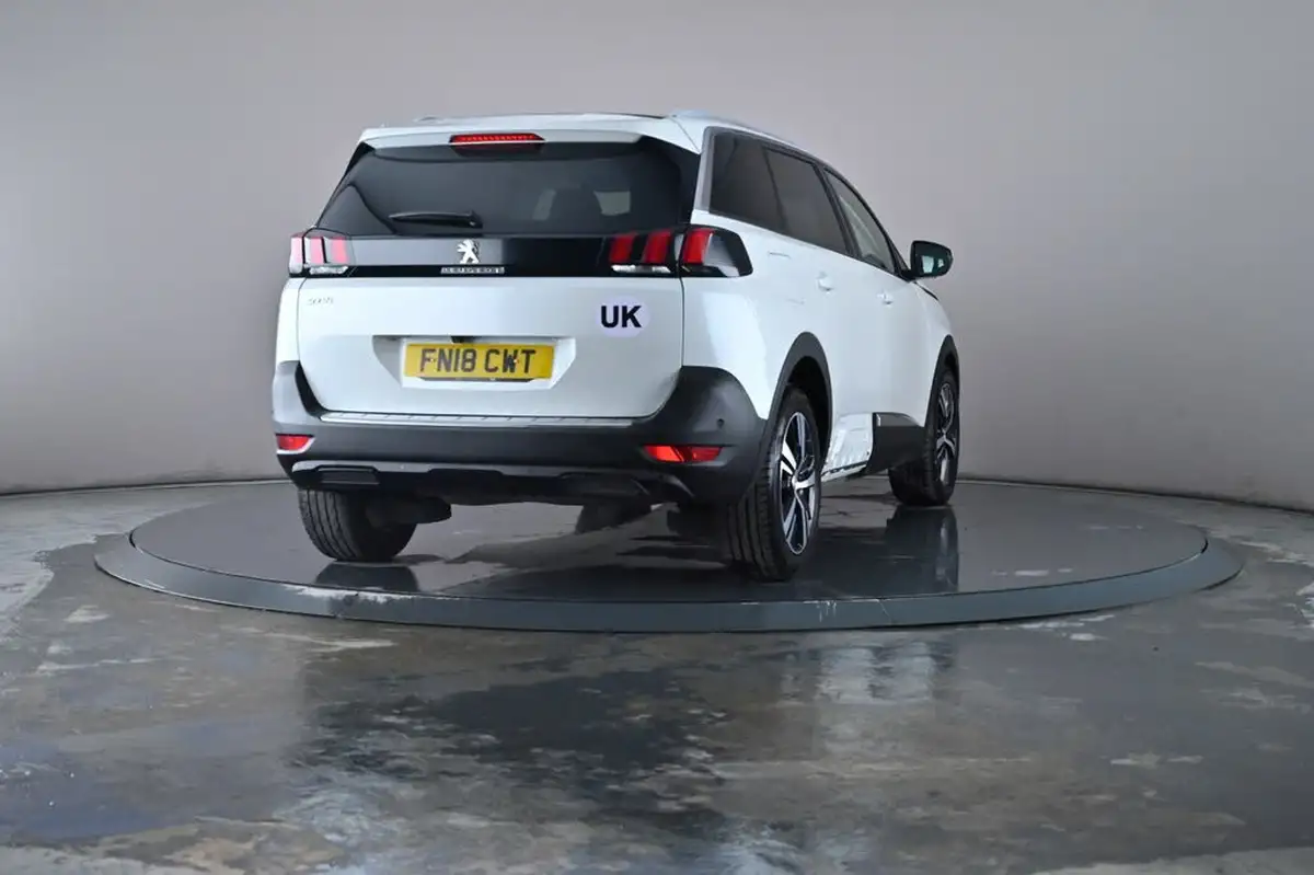 2018-peugeot-5008-suv-12-puretech-allure-eat6-big-23