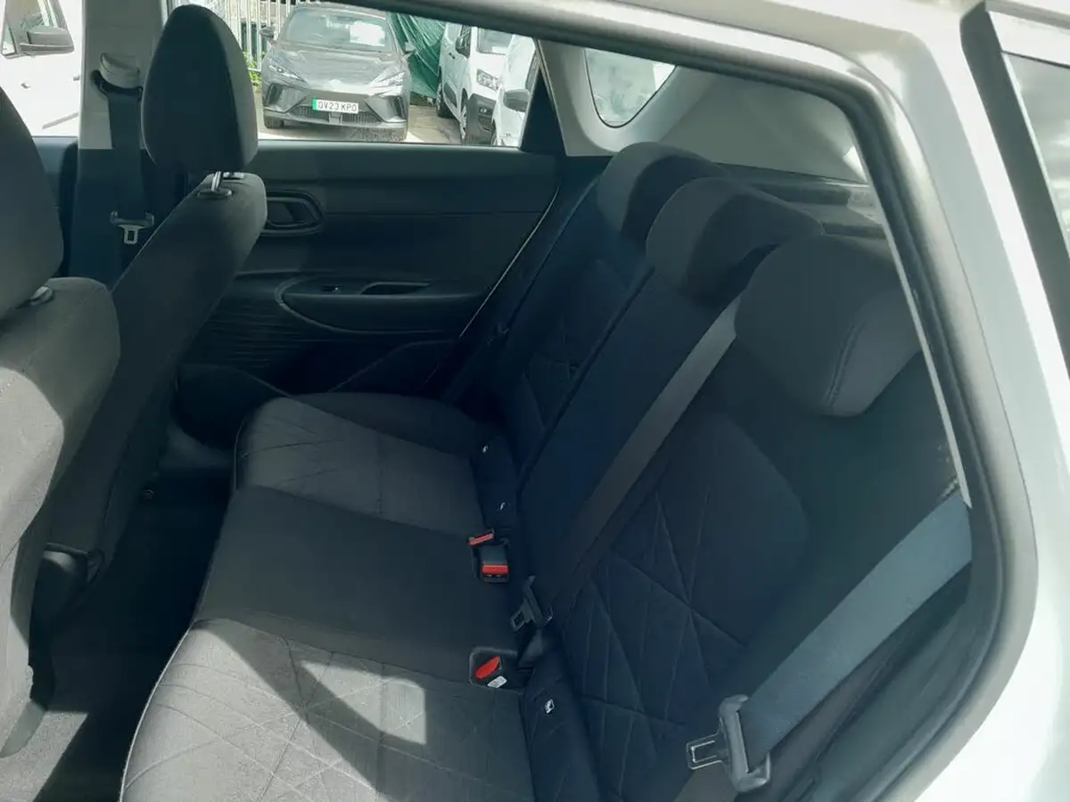2022-hyundai-bayon-10-t-gdi-se-connect-dct-big-26