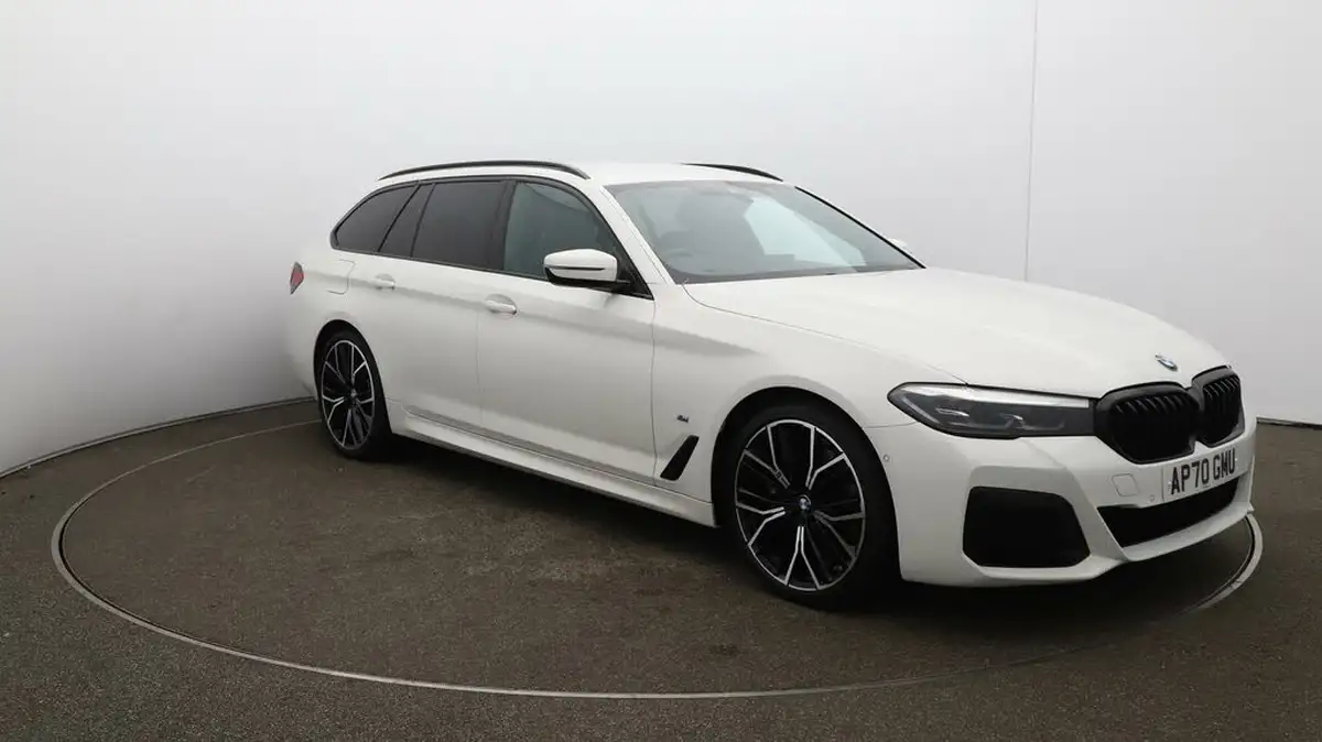 2020-bmw-5-series-big-36