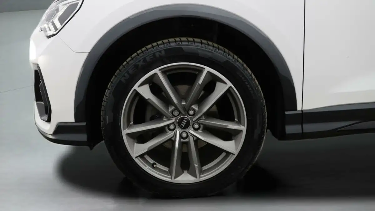 2022-audi-q3-15-35-tfsi-black-edition-codcomfort-sound-pack-station-wagon-big-17