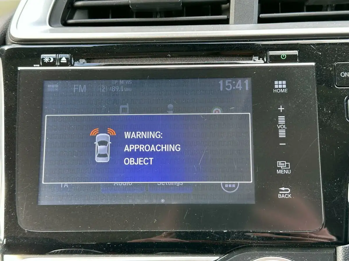 2019-honda-jazz-13-i-vtec-se-cvt-big-75