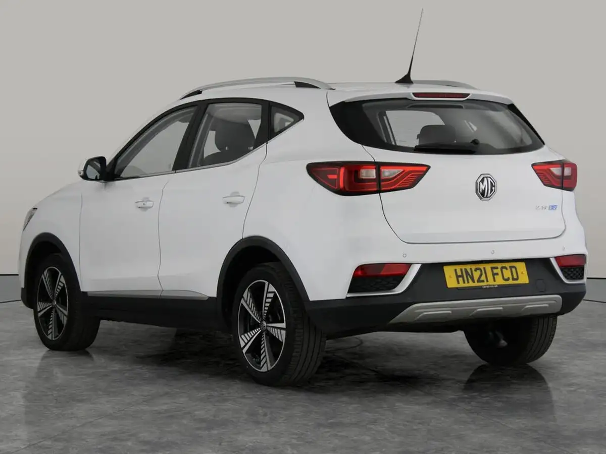 2021-mg-zs-suv-e-exclusive-ev-big-4