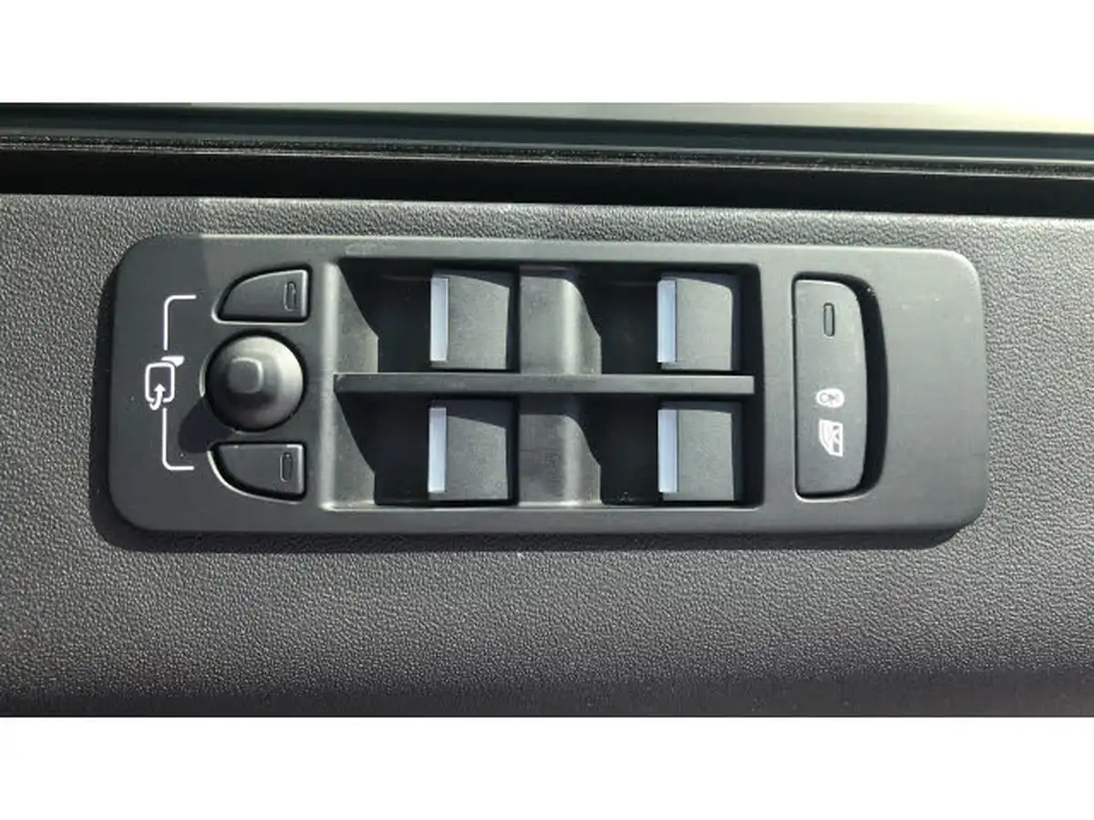 2024-land-rover-discovery-sport-20-d200-dynamic-se-big-39