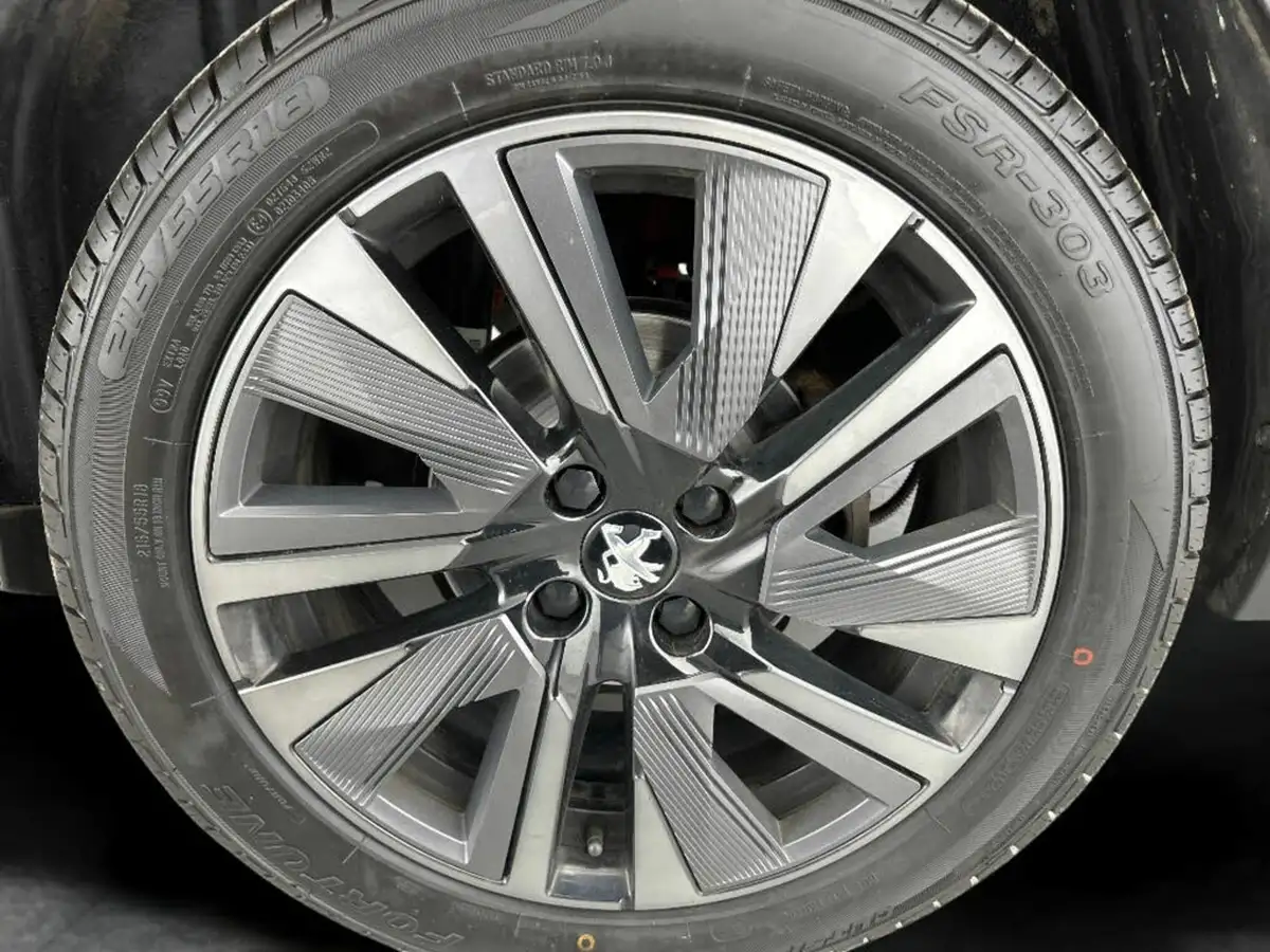 2022-peugeot-2008-suv-e-gt-premium-big-9
