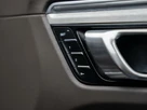 2021-porsche-macan-29-turbo-small-35