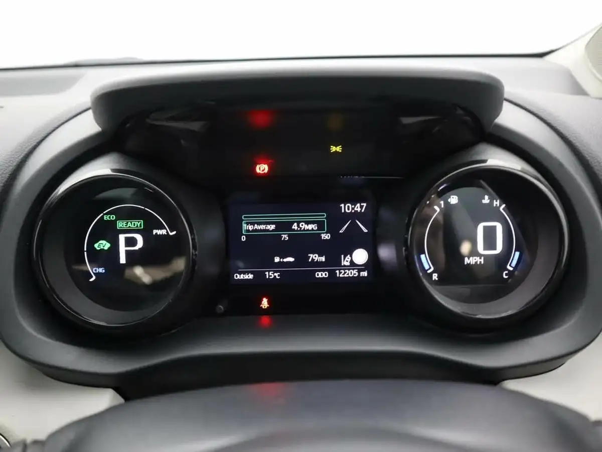 2022-toyota-yaris-15-vvt-i-excel-big-10