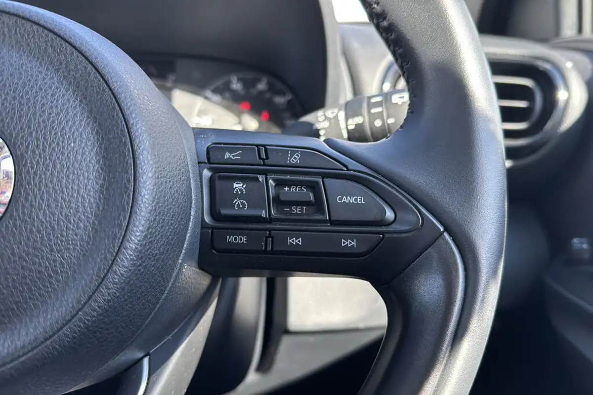 2022-mazda-mazda2-15-agile-big-16