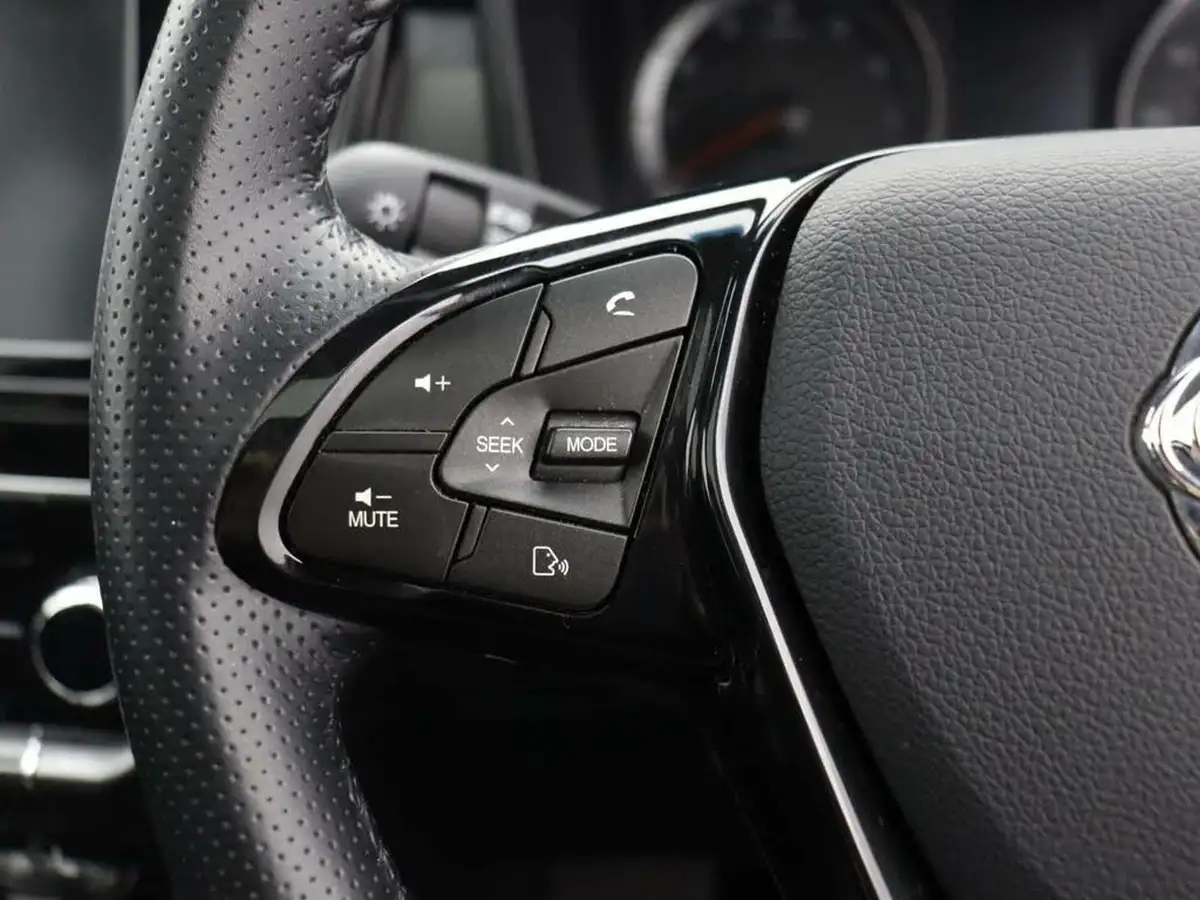 2022-kgm-ssangyong-tivoli-15-ultimate-auto-big-15