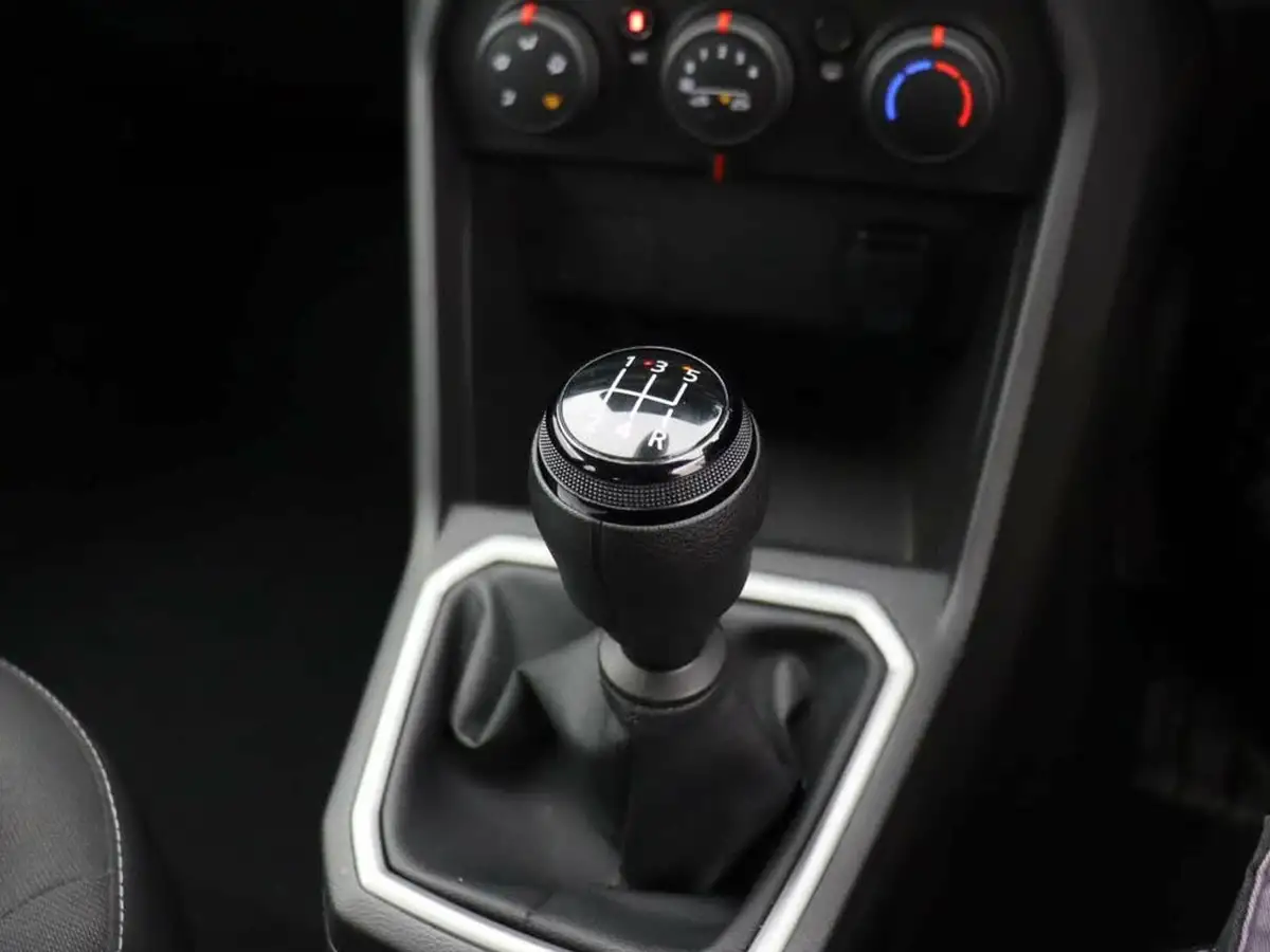 2023-dacia-sandero-10-tce-expression-90bhp-big-18