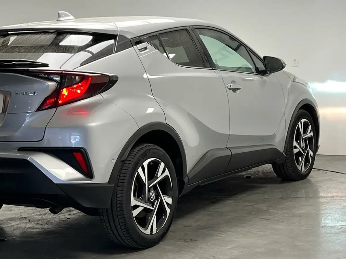 2022-toyota-c-hr-18-vvt-i-design-big-9