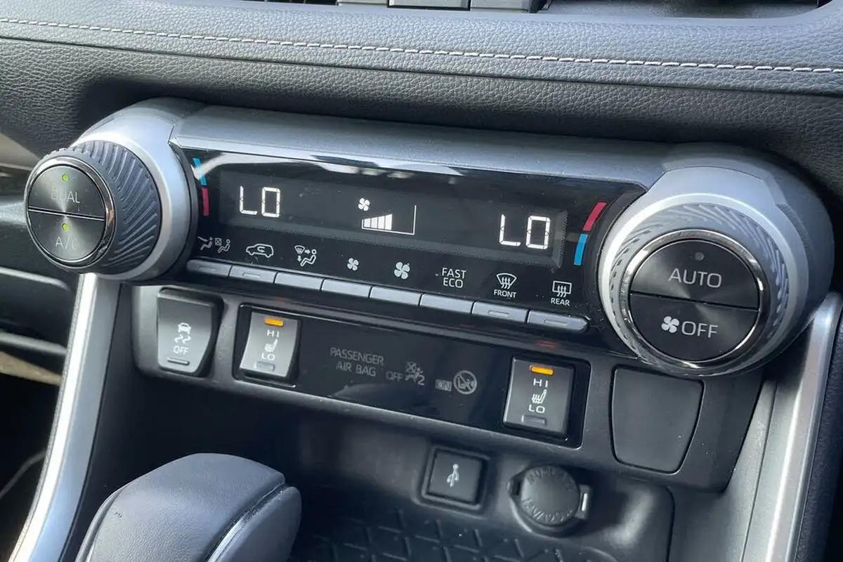 2022-toyota-rav4-25-vvt-i-excel-219bhp-big-10