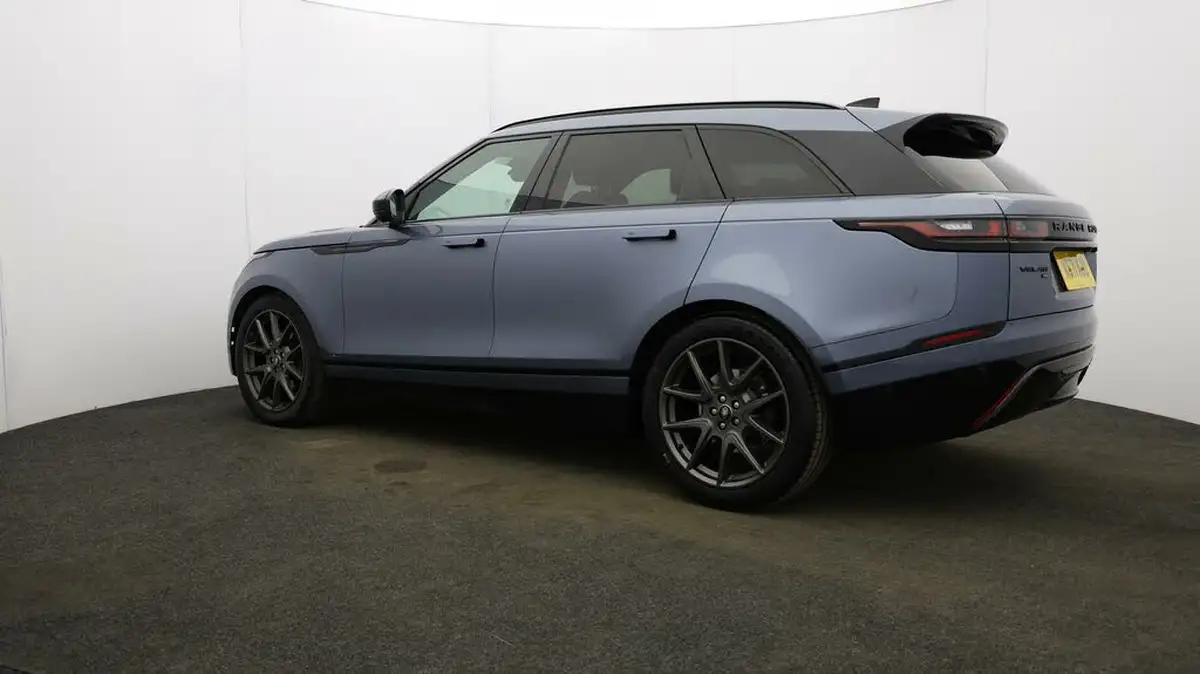 2022-land-rover-range-rover-velar-20-d200-r-dynamic-hse-big-62