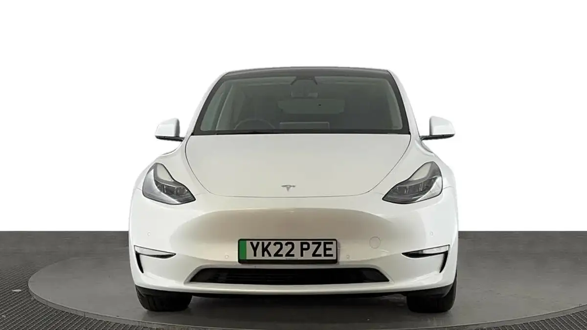 2022-tesla-model-y-e-long-range-big-7