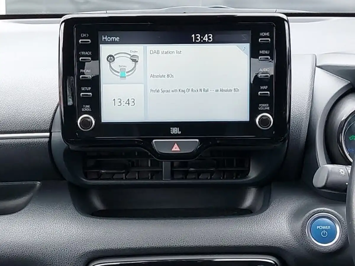 2022-toyota-yaris-15-vvt-i-dynamic-big-6