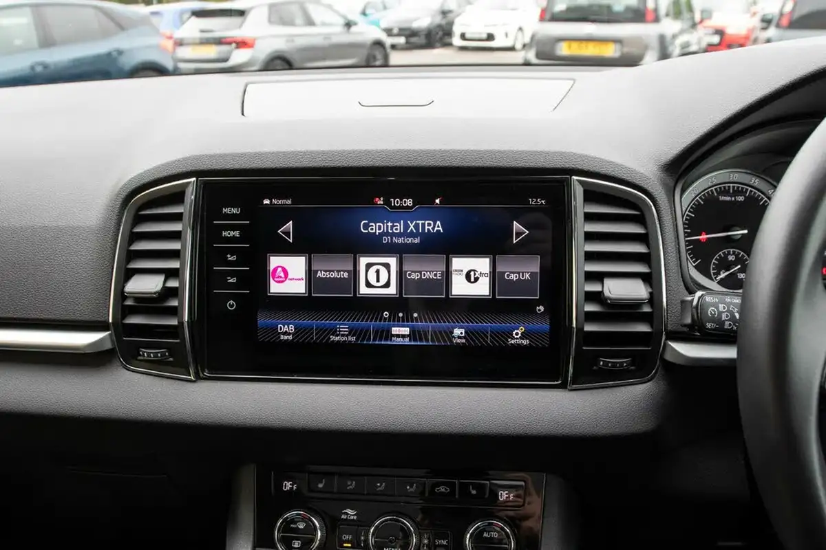 2019-skoda-karoq-20tdi-edition-150ps-4x4-big-22