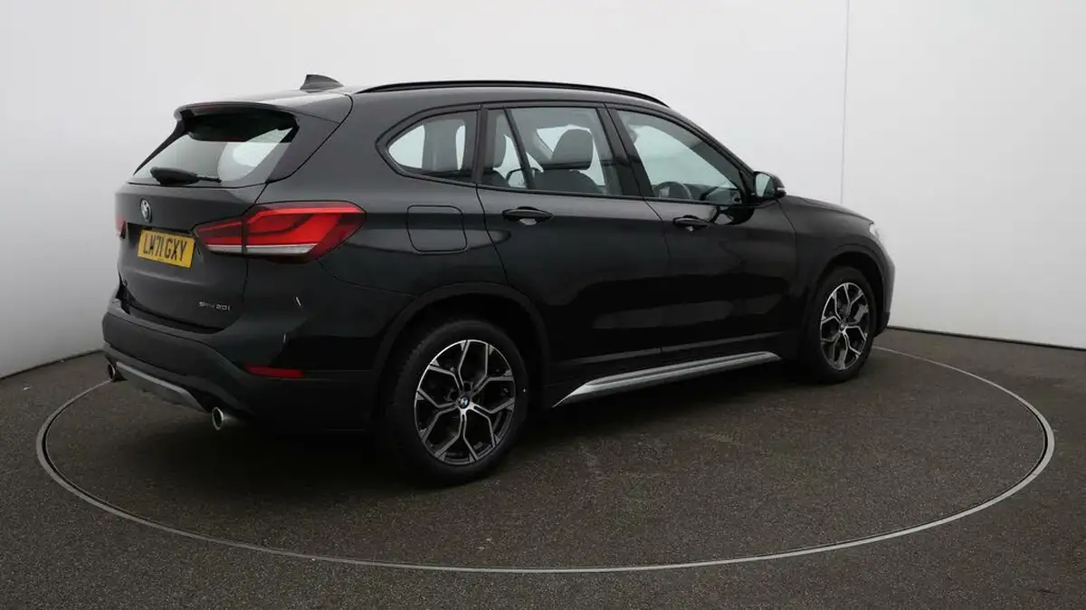 2021-bmw-x1-20-sdrive20i-xline-big-45