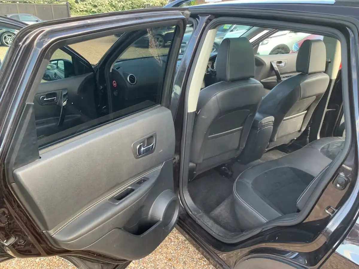 2013-nissan-qashqai-16-360-big-31