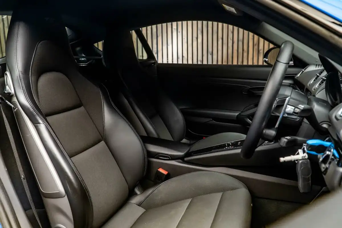 2022-porsche-cayman-718-20-cayman-t-pdk-big-1