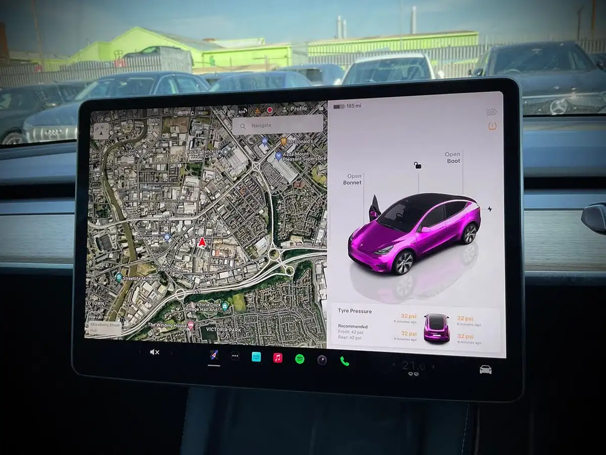 2022-tesla-model-y-e-long-range-big-34