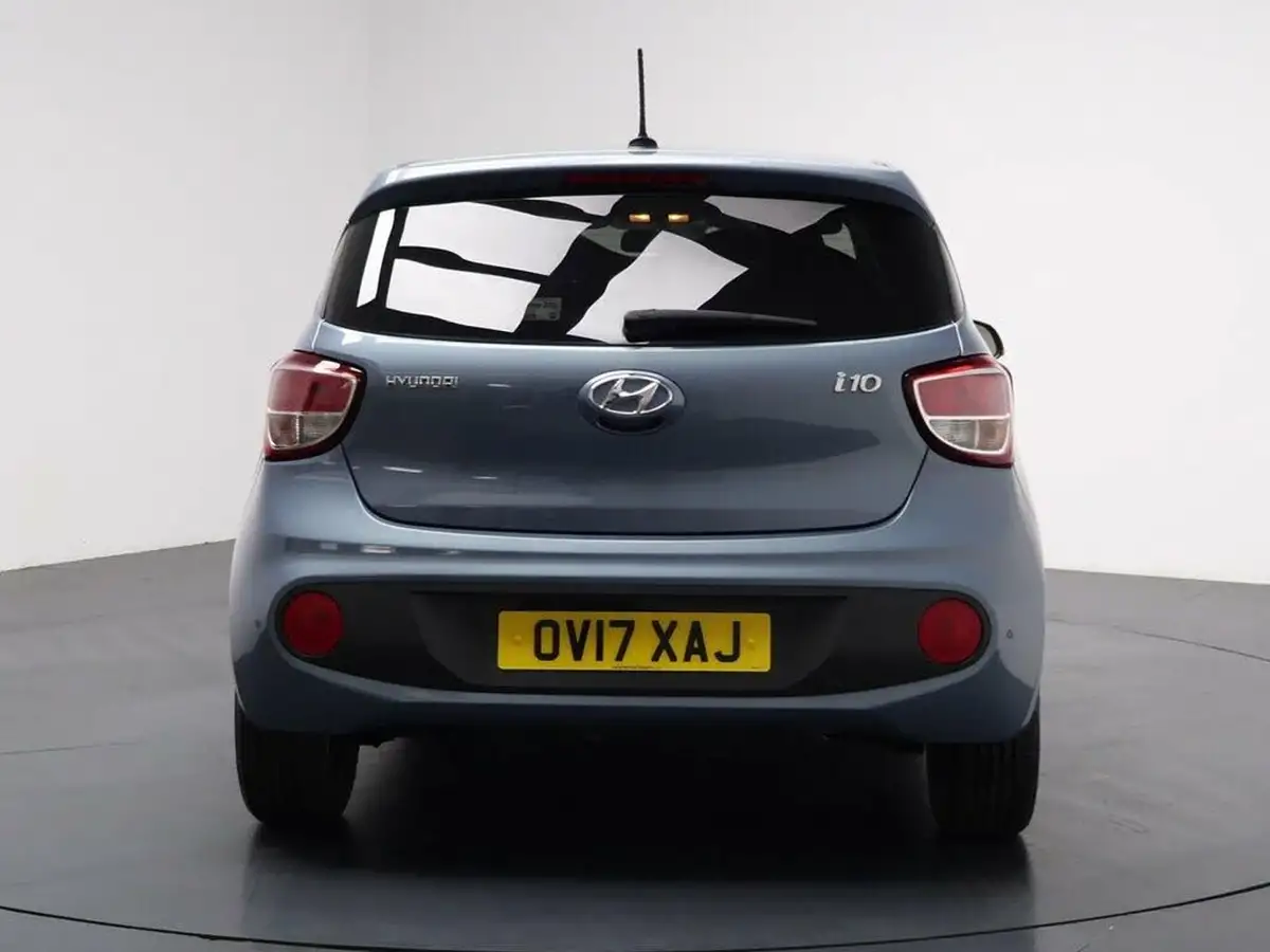 2017-hyundai-i10-12-premium-se-big-10
