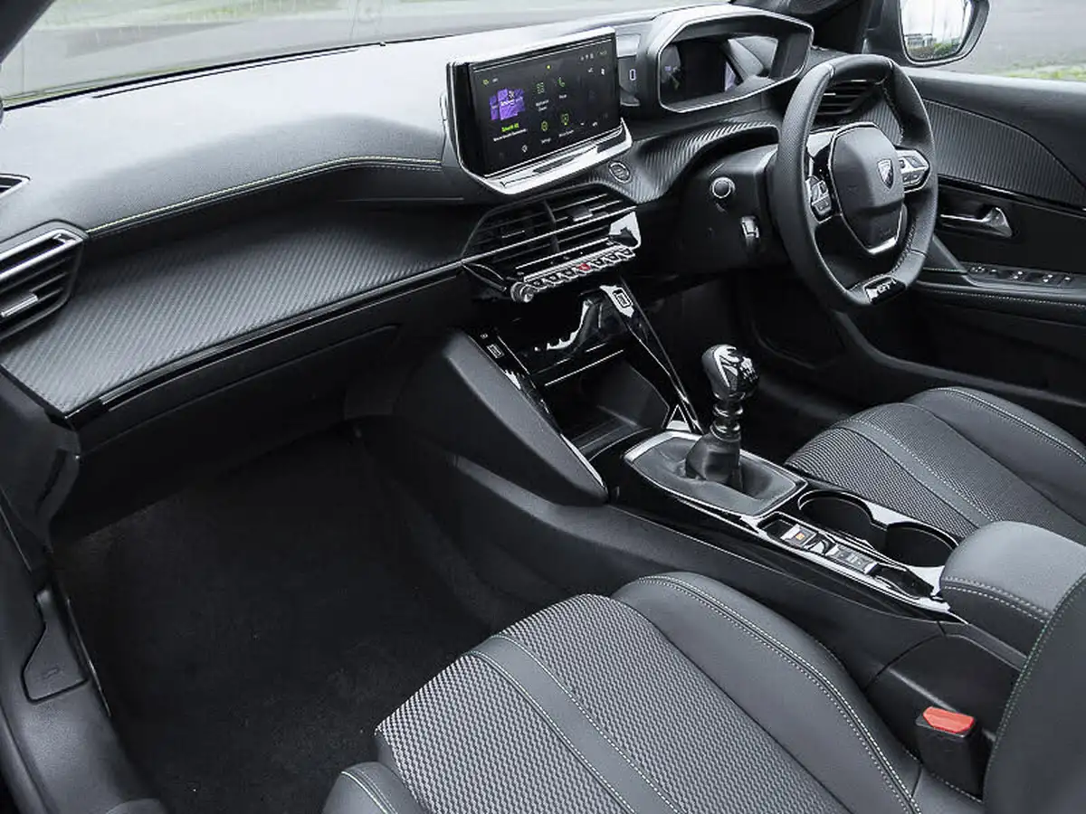 2025-peugeot-208-12-puretech-gt-100ps-big-4