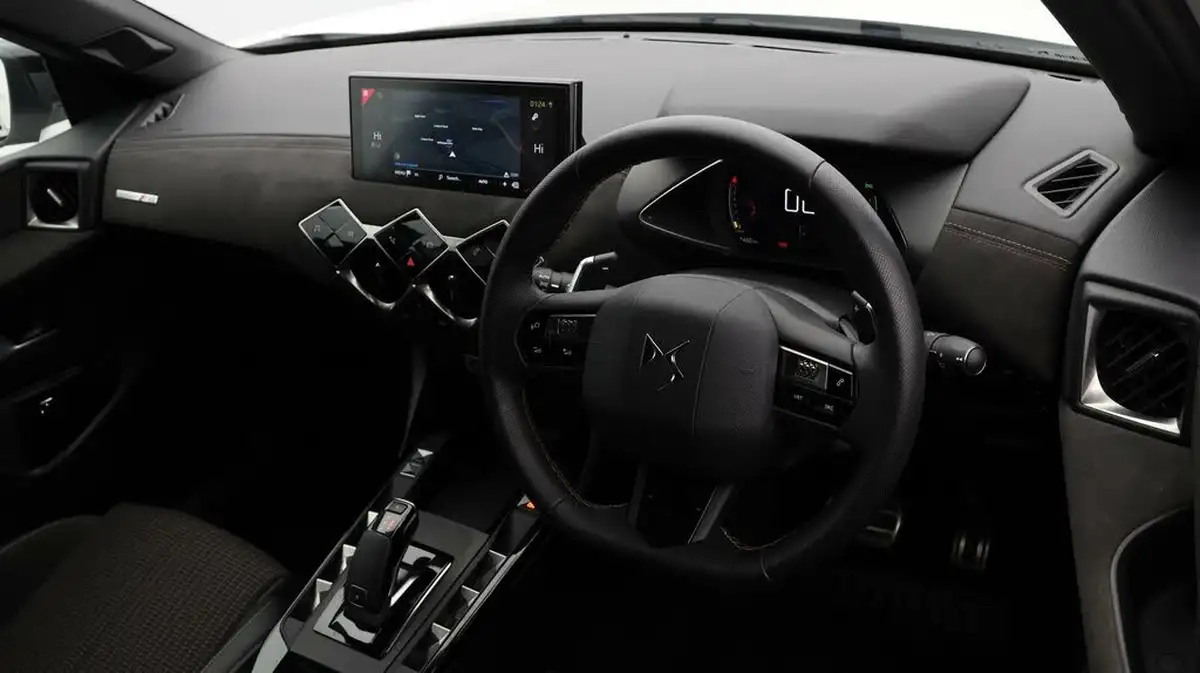 2021-ds-ds-3-crossback-12-puretech-performance-line-130ps-big-8