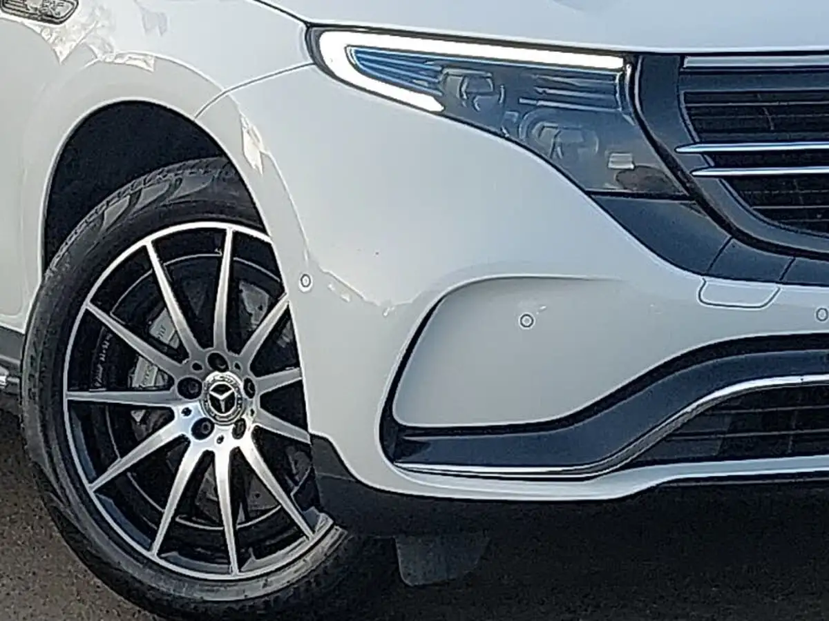 2020-mercedes-benz-eqc-e-eqc-400-amg-line-big-8